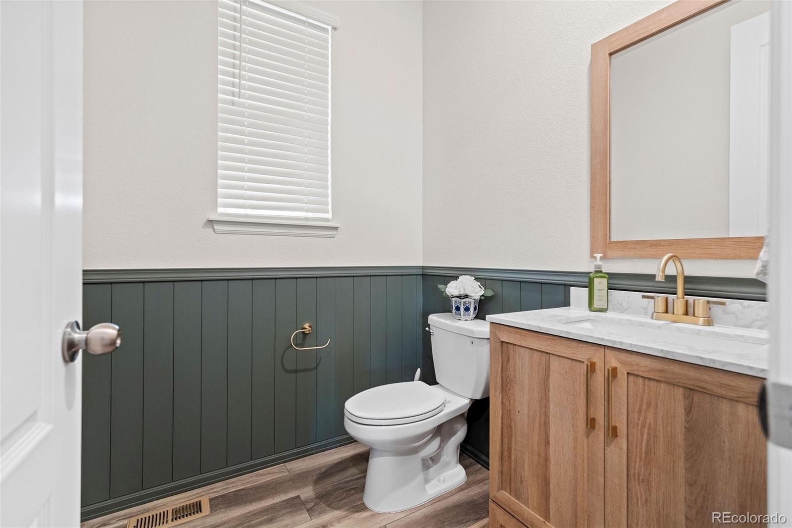 MLS Image #15 for 26361 e 5th place,aurora, Colorado