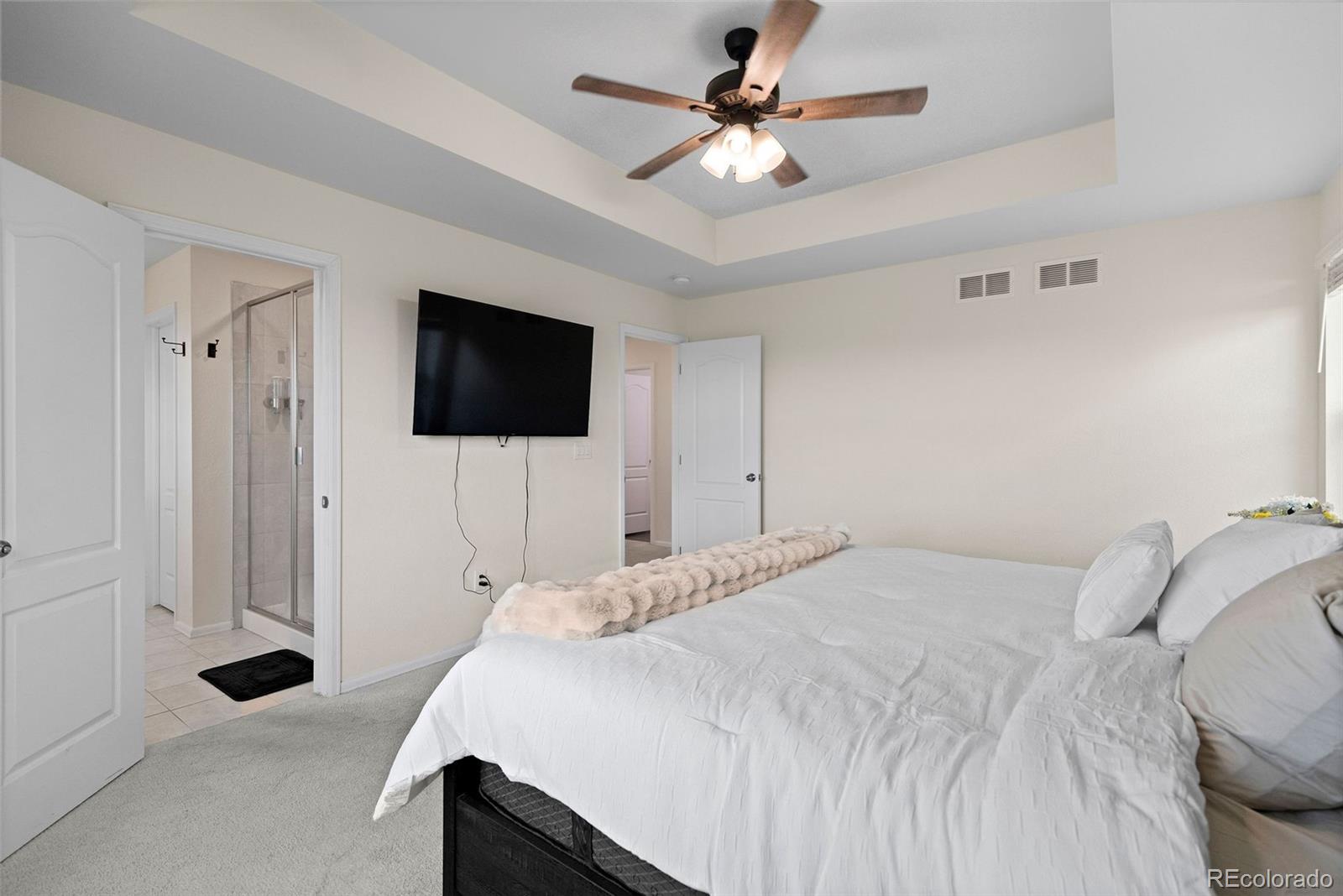 MLS Image #18 for 26361 e 5th place,aurora, Colorado