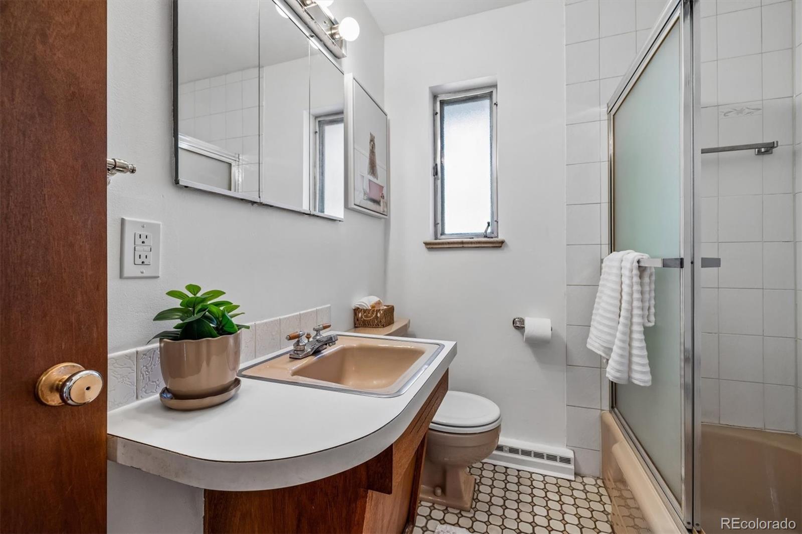 MLS Image #21 for 1578 s jasmine street,denver, Colorado