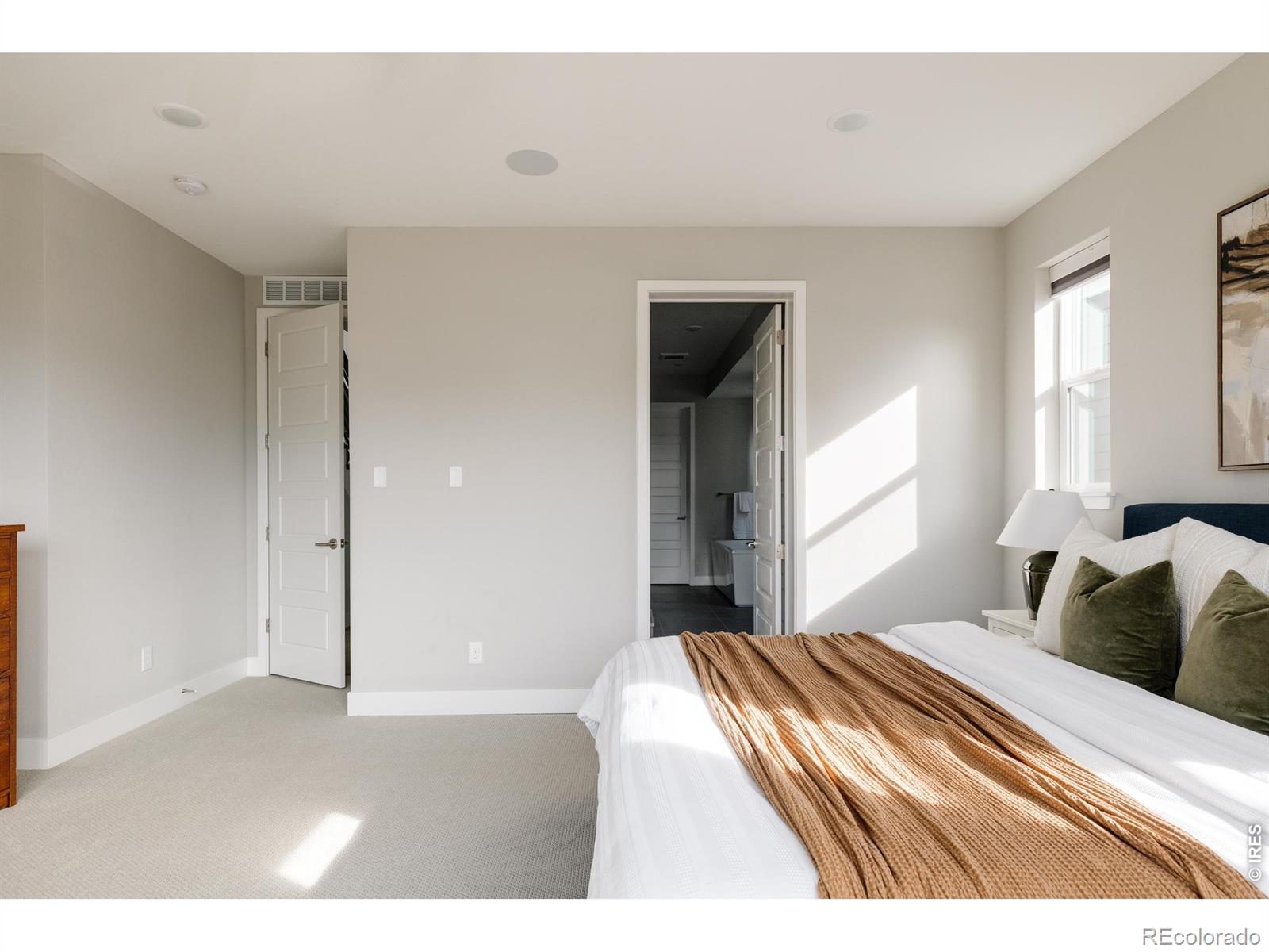 MLS Image #17 for 6358 n elmira court,denver, Colorado