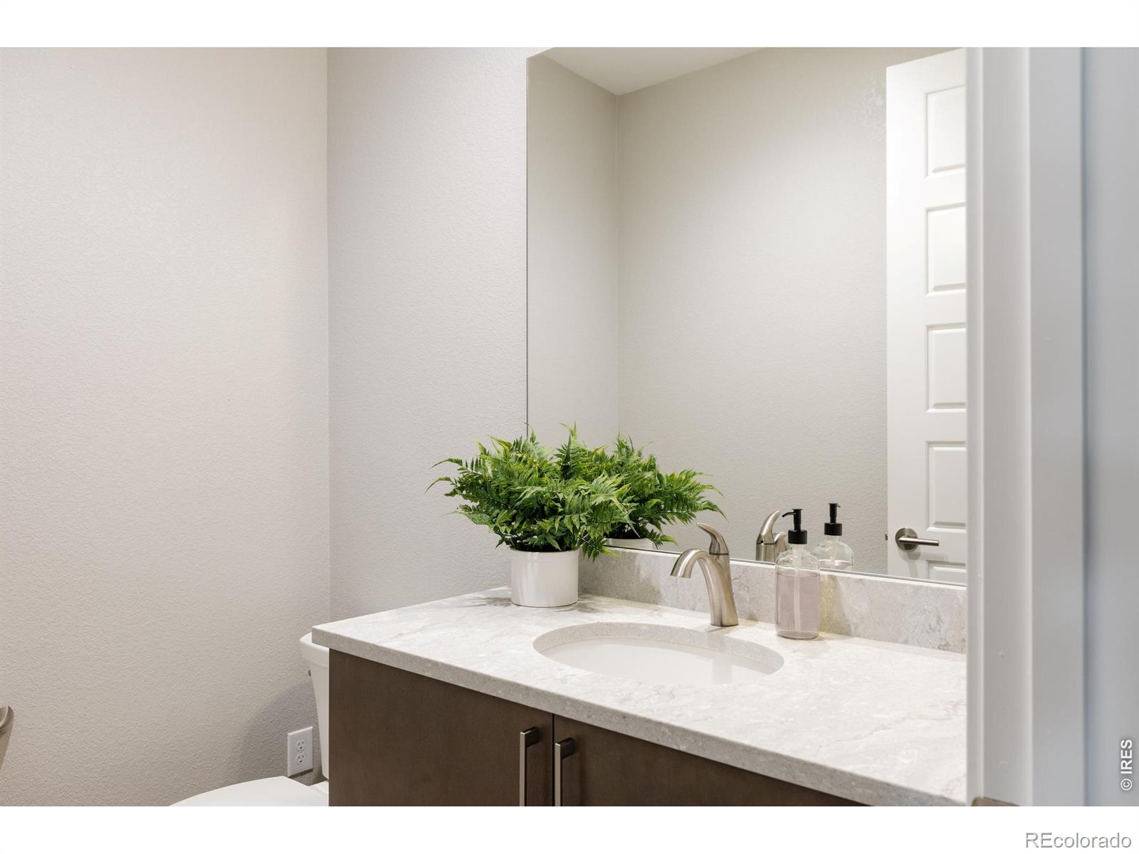 MLS Image #9 for 6358 n elmira court,denver, Colorado