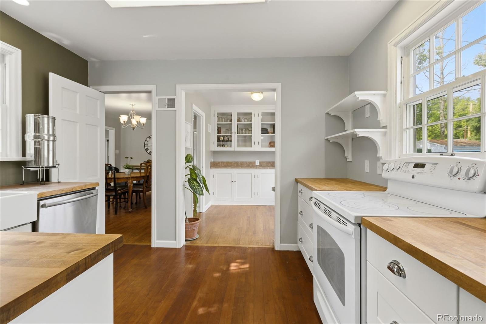 MLS Image #10 for 1605  montview boulevard,greeley, Colorado