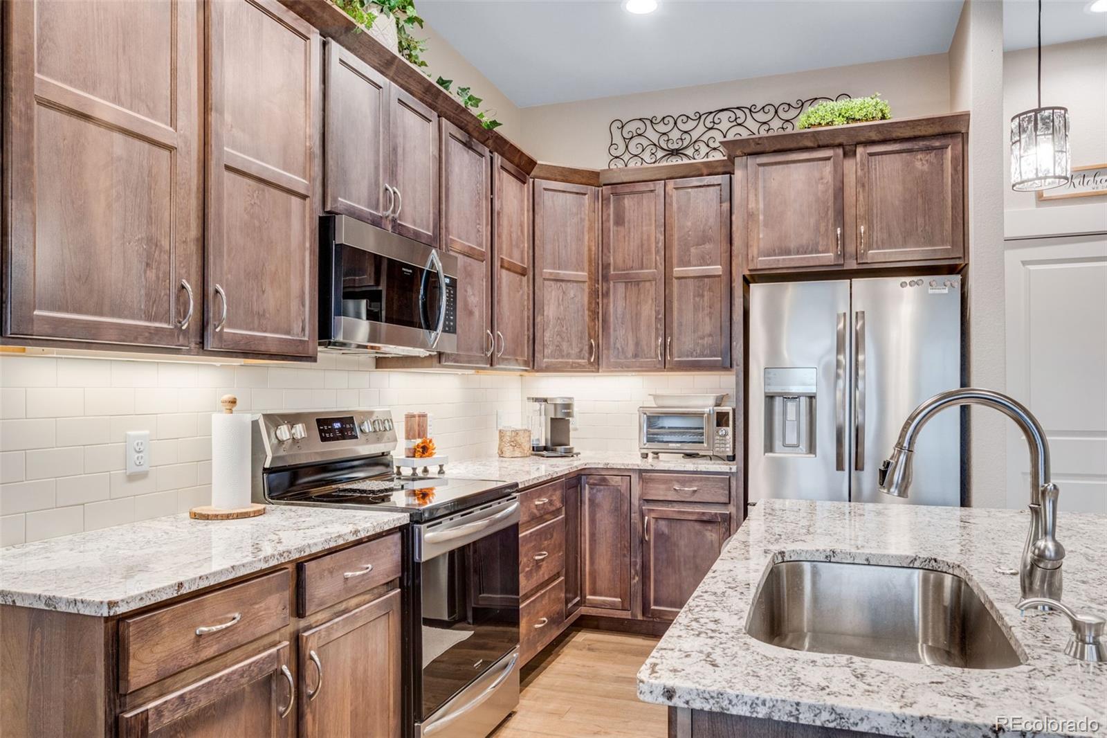 MLS Image #18 for 5221  longshaw court,windsor, Colorado