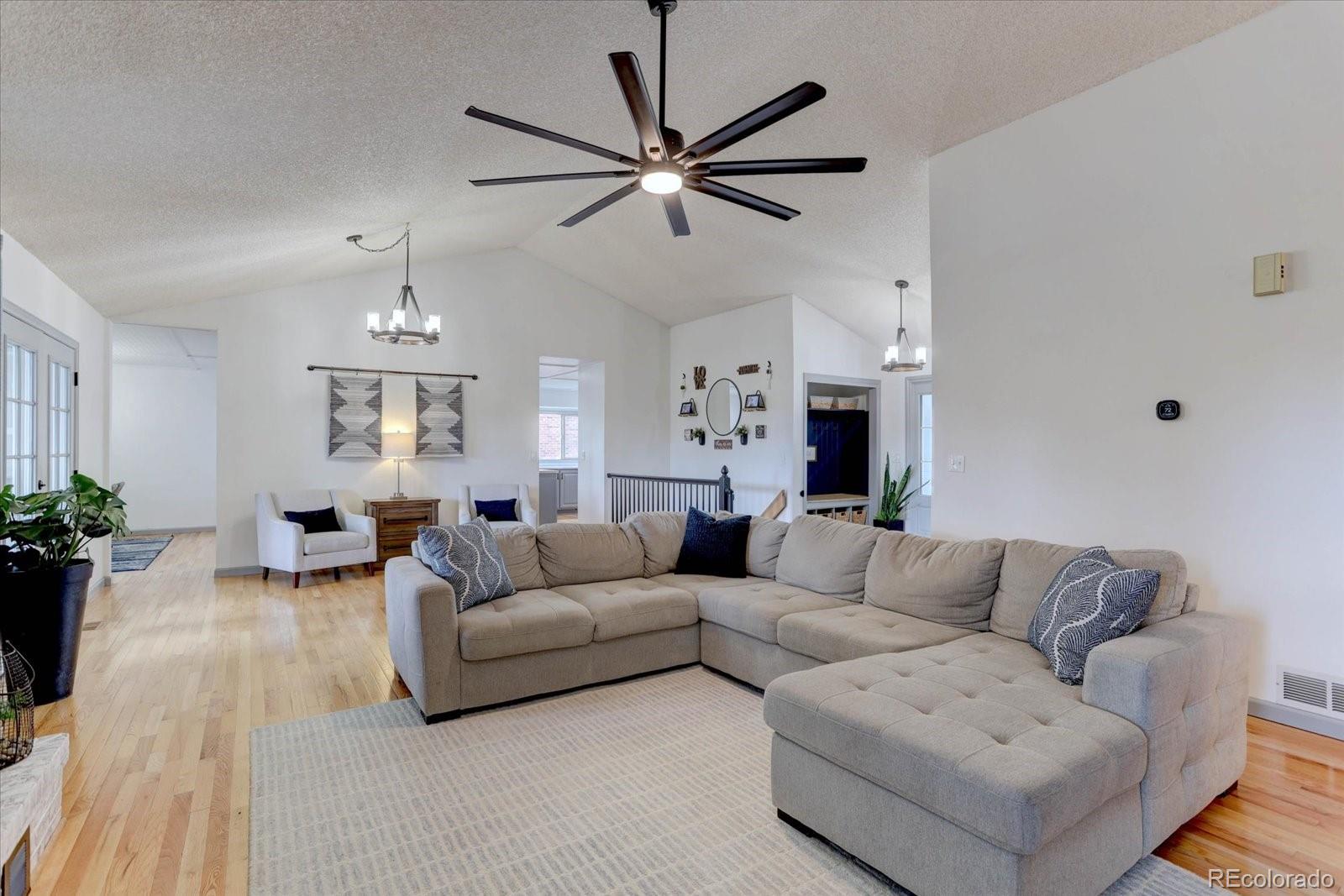 MLS Image #4 for 7072 s lewis court,littleton, Colorado