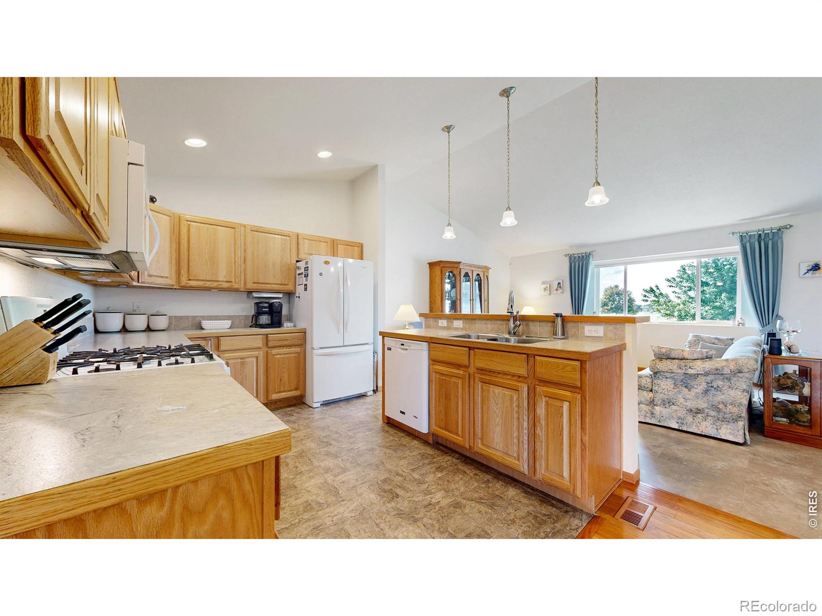 MLS Image #3 for 479 e 27th street,loveland, Colorado