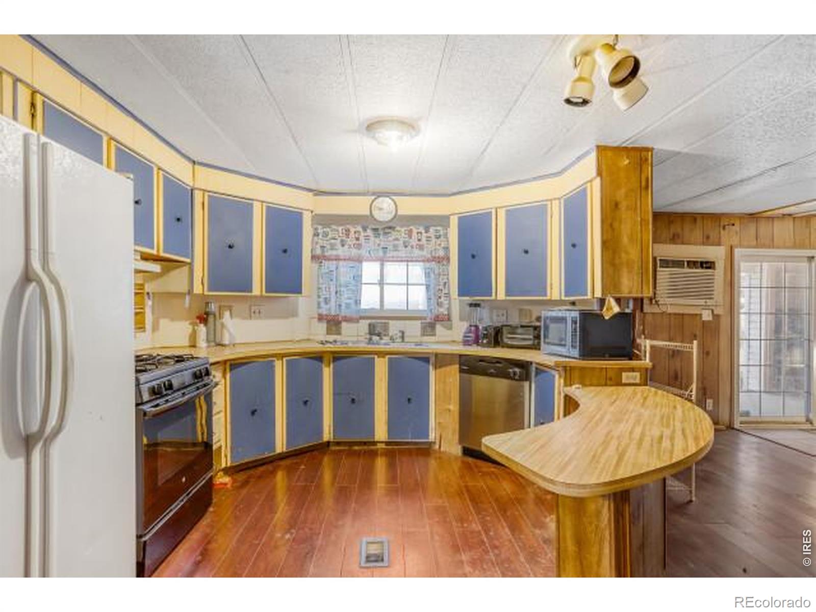 MLS Image #3 for 1215  macintyre court,dacono, Colorado