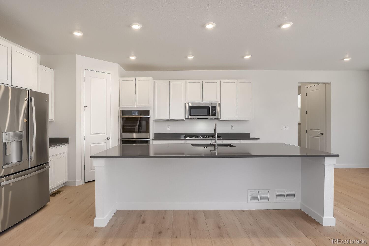 MLS Image #2 for 24734 e kettle court,aurora, Colorado