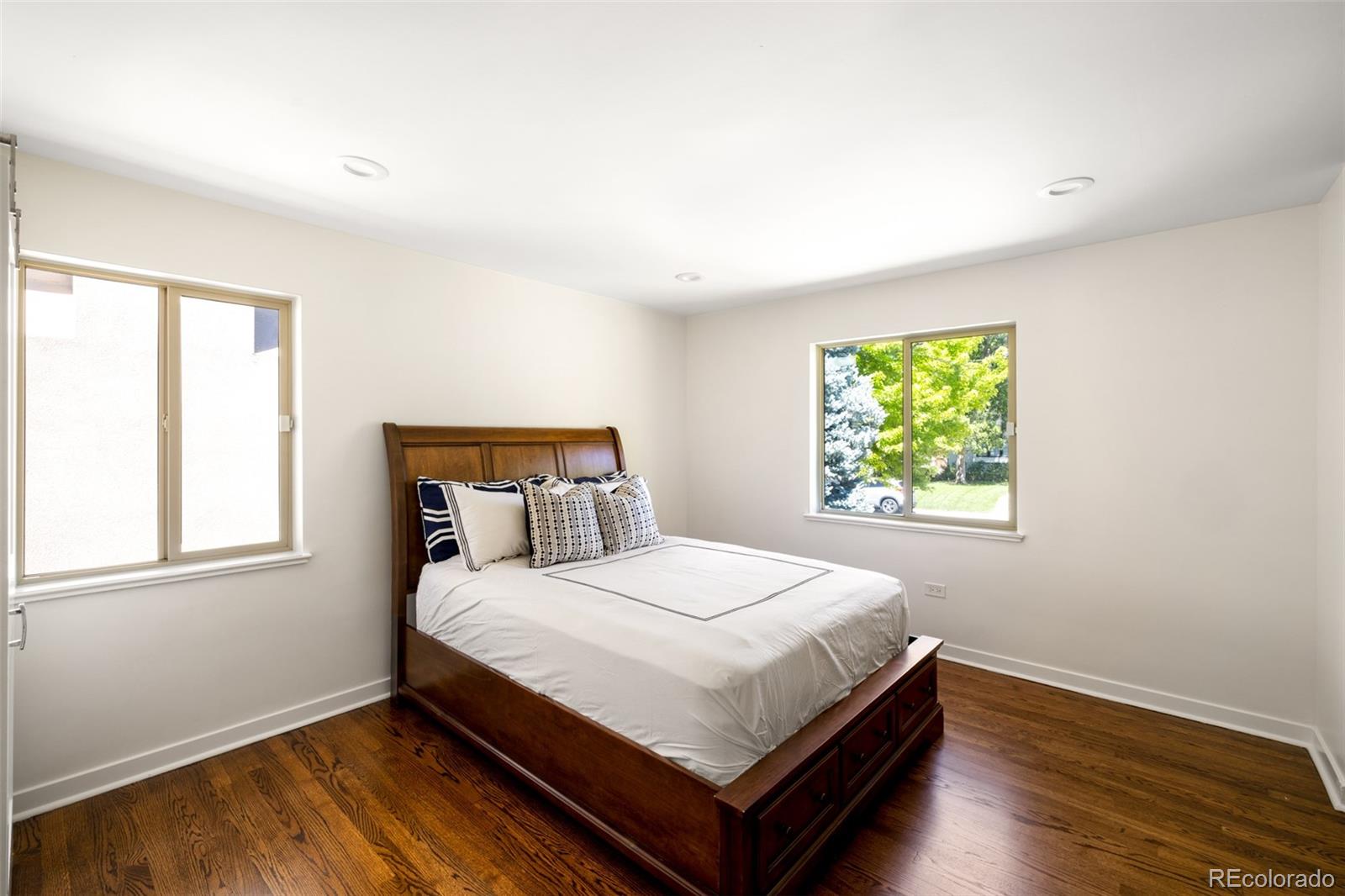 MLS Image #11 for 351  elm street,denver, Colorado