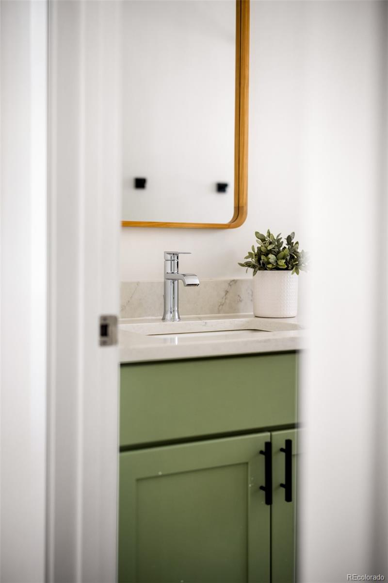 MLS Image #19 for 351  elm street,denver, Colorado