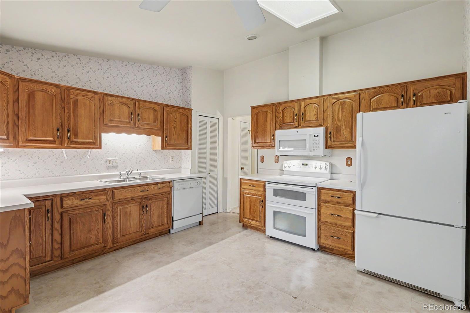MLS Image #10 for 538  lakewood circle,colorado springs, Colorado