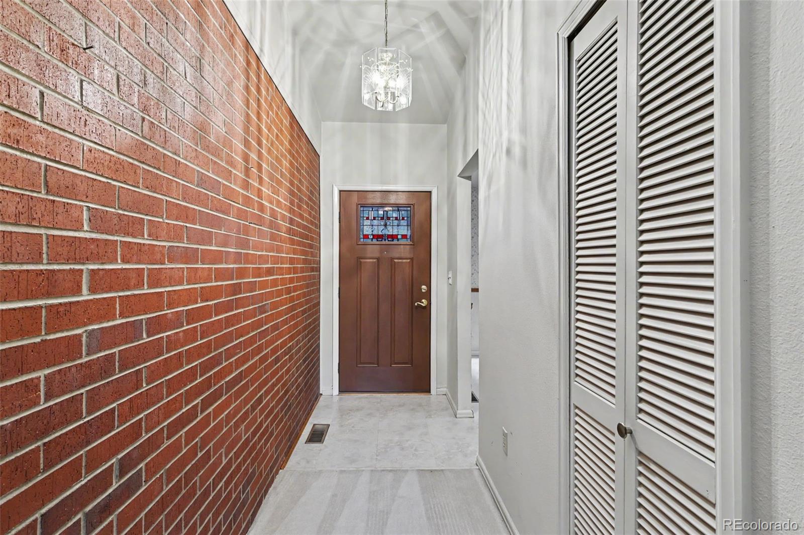 MLS Image #4 for 538  lakewood circle,colorado springs, Colorado