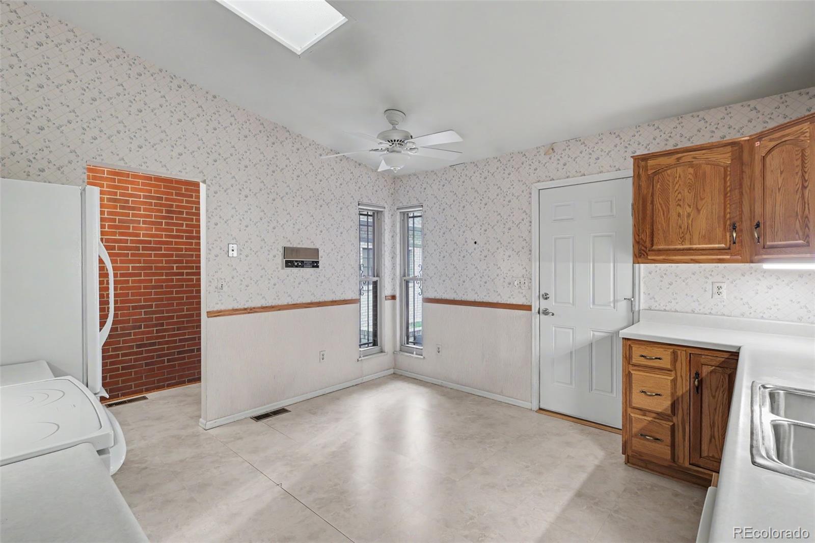 MLS Image #9 for 538  lakewood circle,colorado springs, Colorado