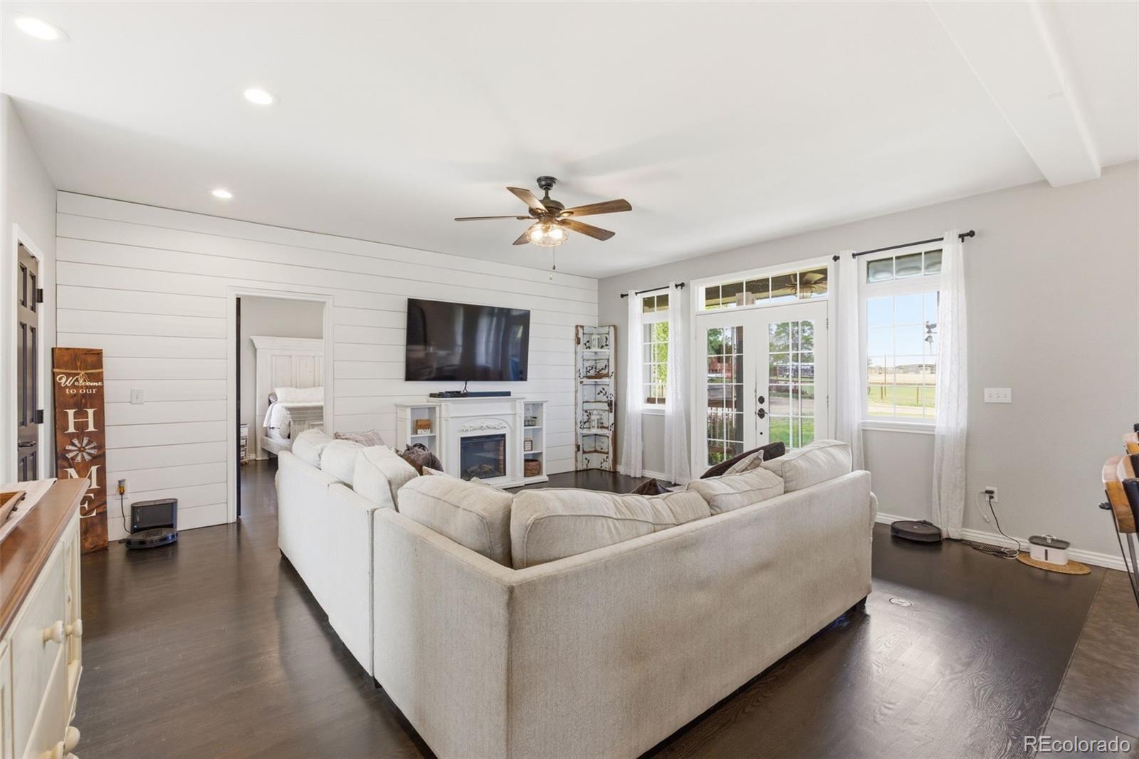 MLS Image #13 for 14631  county road 10 ,fort lupton, Colorado