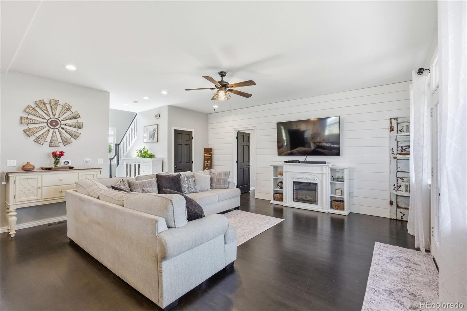 MLS Image #14 for 14631  county road 10 ,fort lupton, Colorado