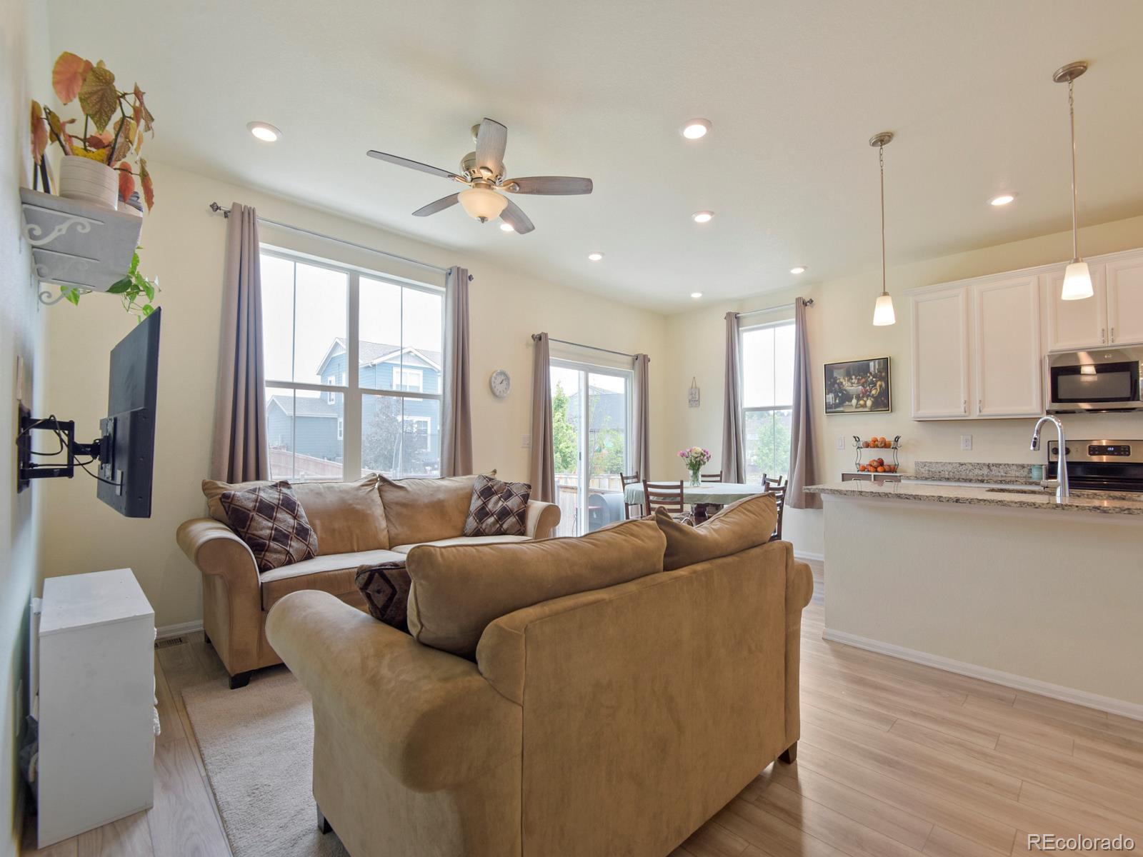 MLS Image #4 for 924  peach leaf lane,elizabeth, Colorado