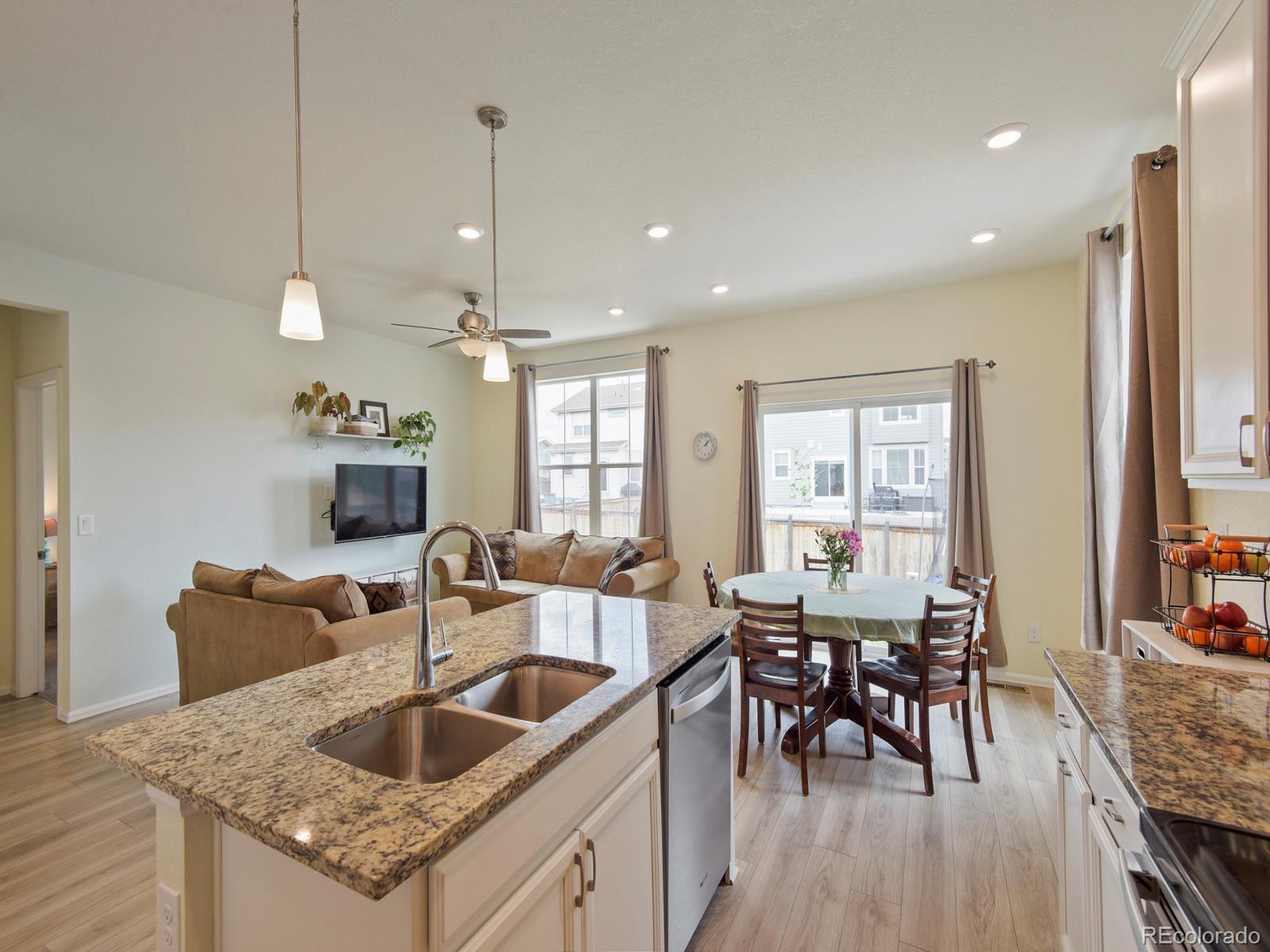 MLS Image #9 for 924  peach leaf lane,elizabeth, Colorado
