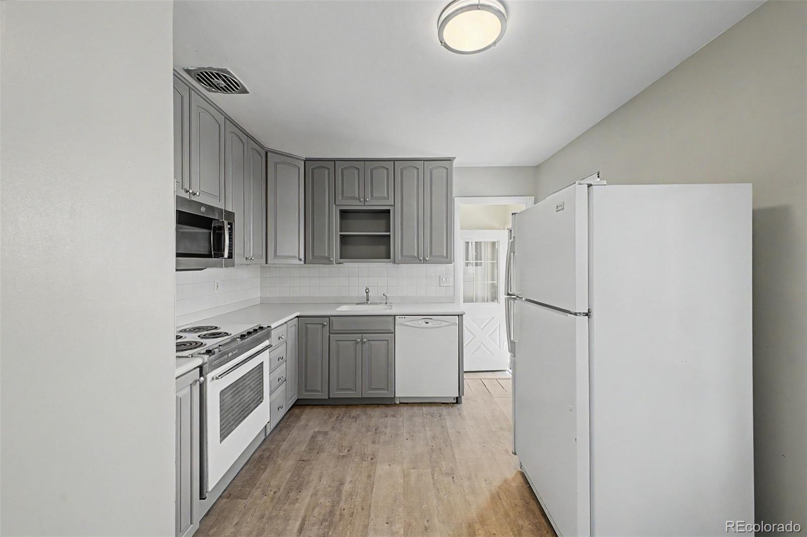 MLS Image #13 for 4300 e utah place,denver, Colorado