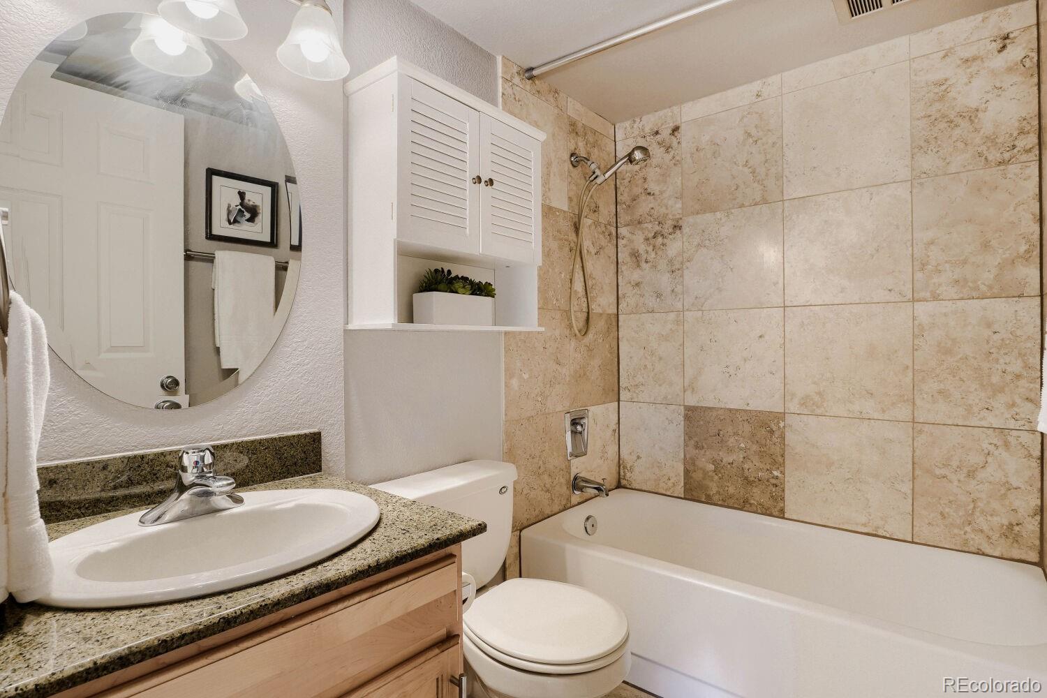 MLS Image #7 for 909 n logan street,denver, Colorado