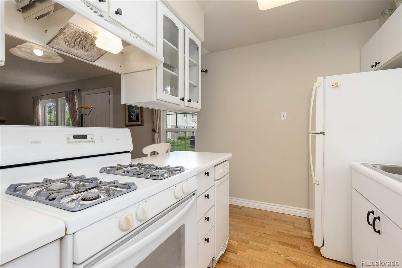 MLS Image #11 for 6650 e arizona avenue,denver, Colorado