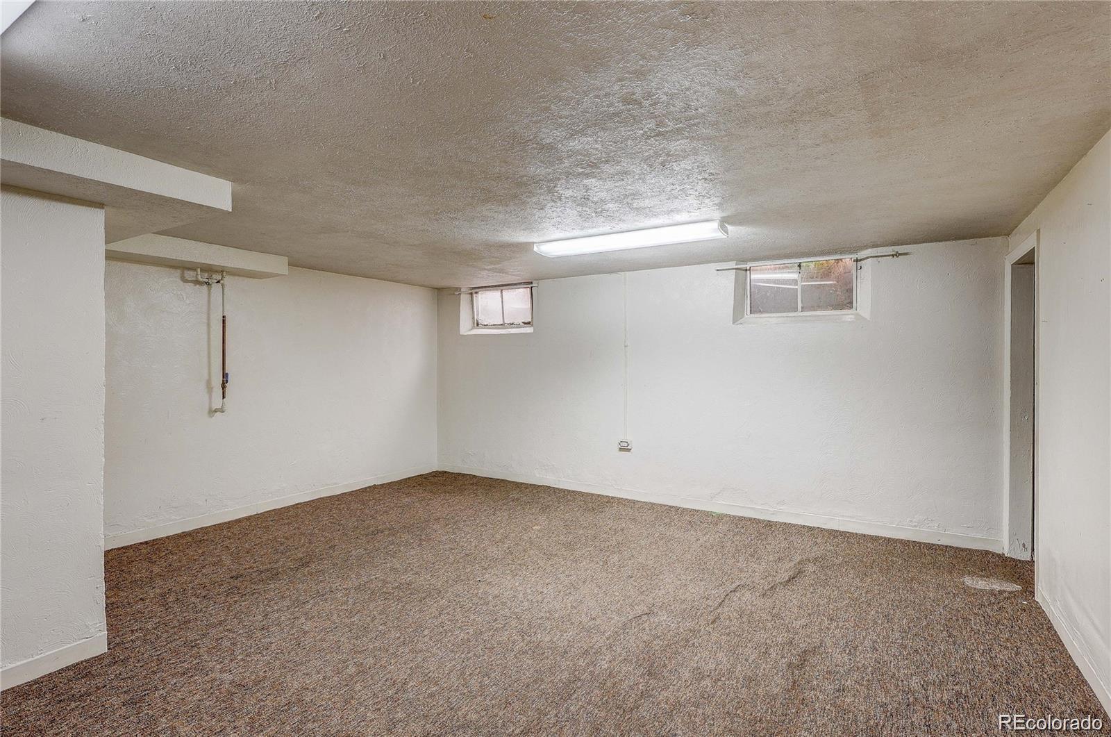 MLS Image #14 for 3398  newport street,denver, Colorado