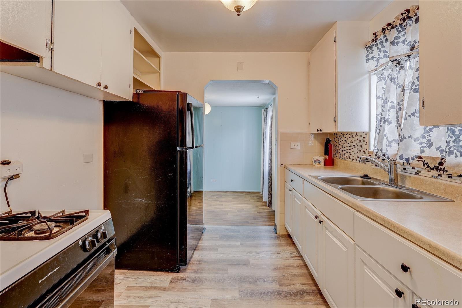 MLS Image #5 for 3398  newport street,denver, Colorado