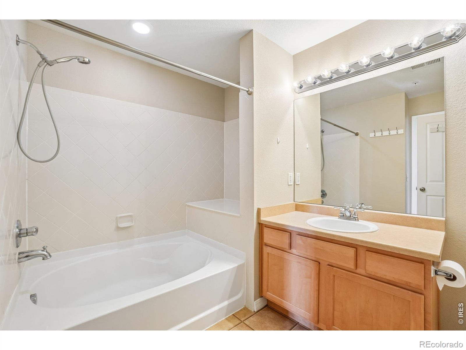 MLS Image #14 for 804  summer hawk drive,longmont, Colorado