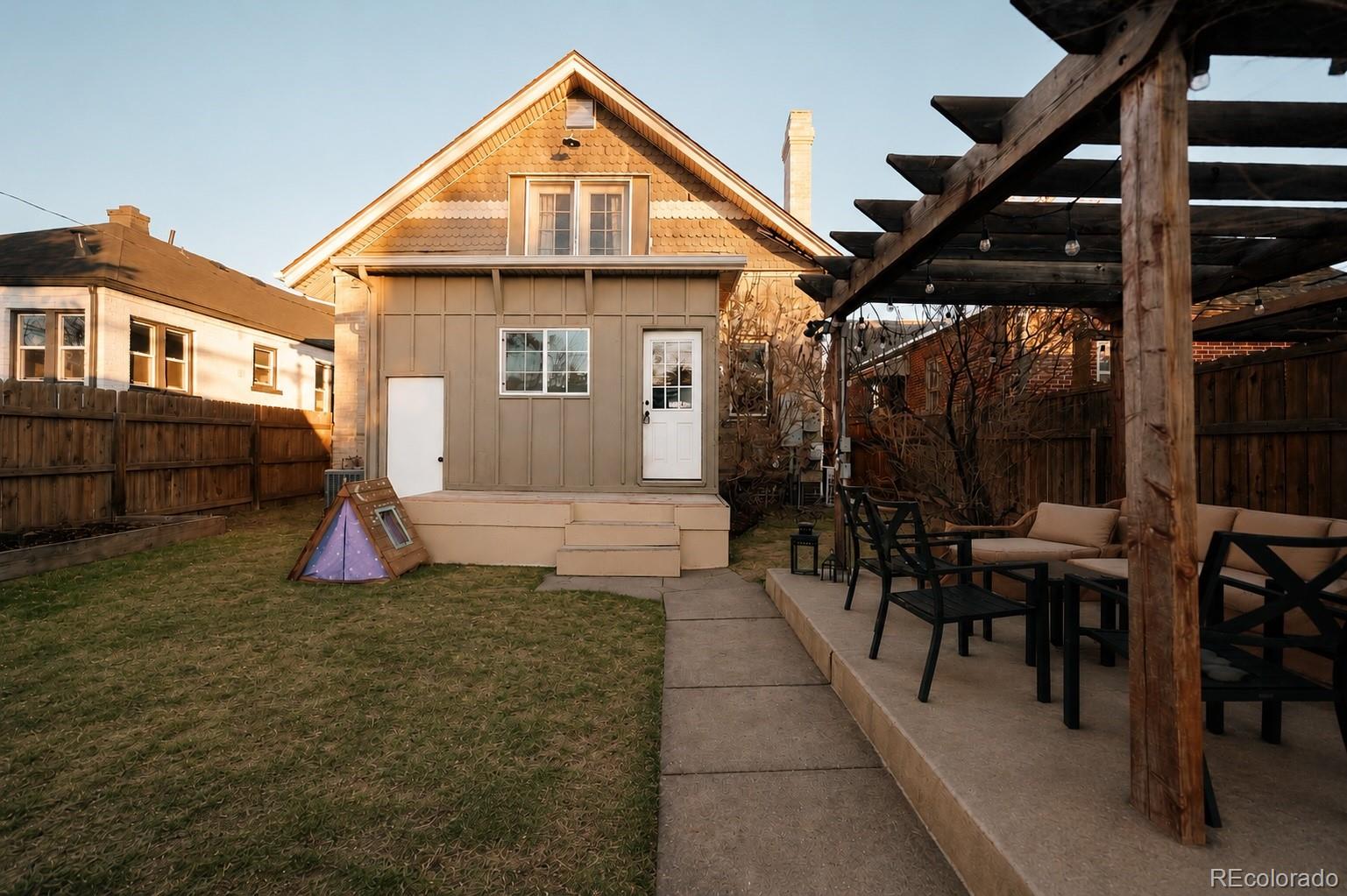 MLS Image #38 for 3533 n vine street,denver, Colorado