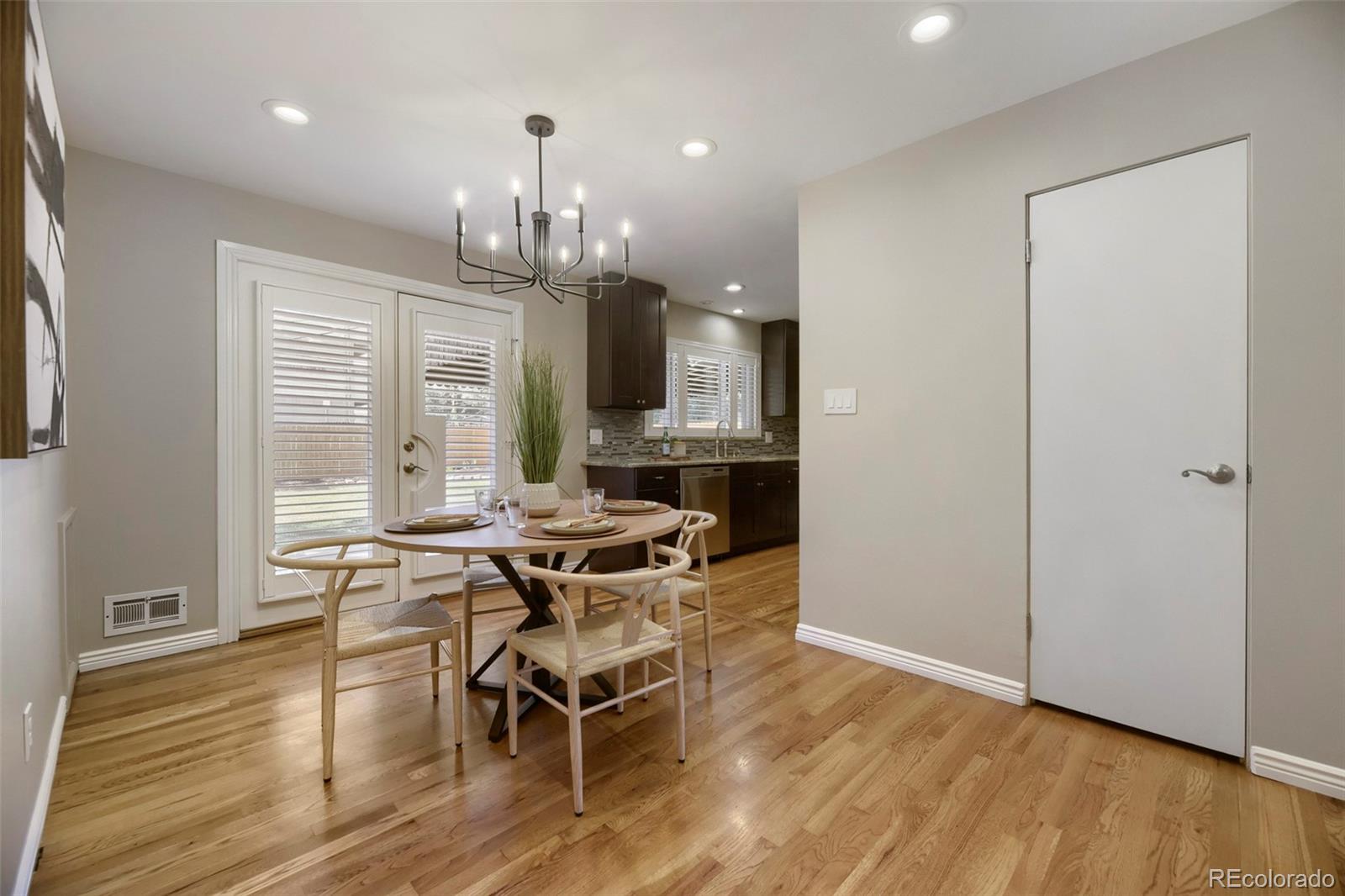 MLS Image #10 for 5525 e amherst avenue,denver, Colorado