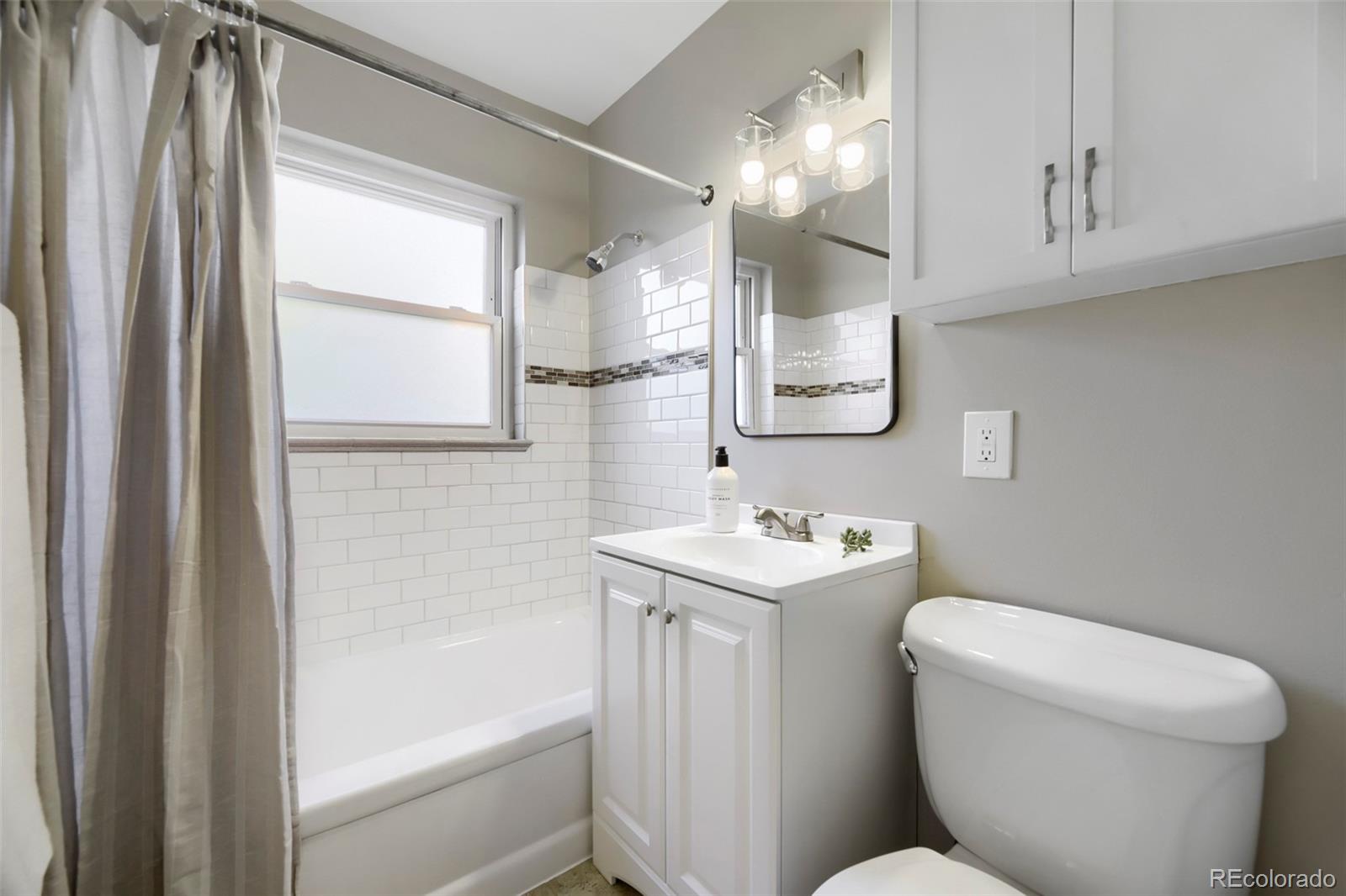 MLS Image #14 for 5525 e amherst avenue,denver, Colorado