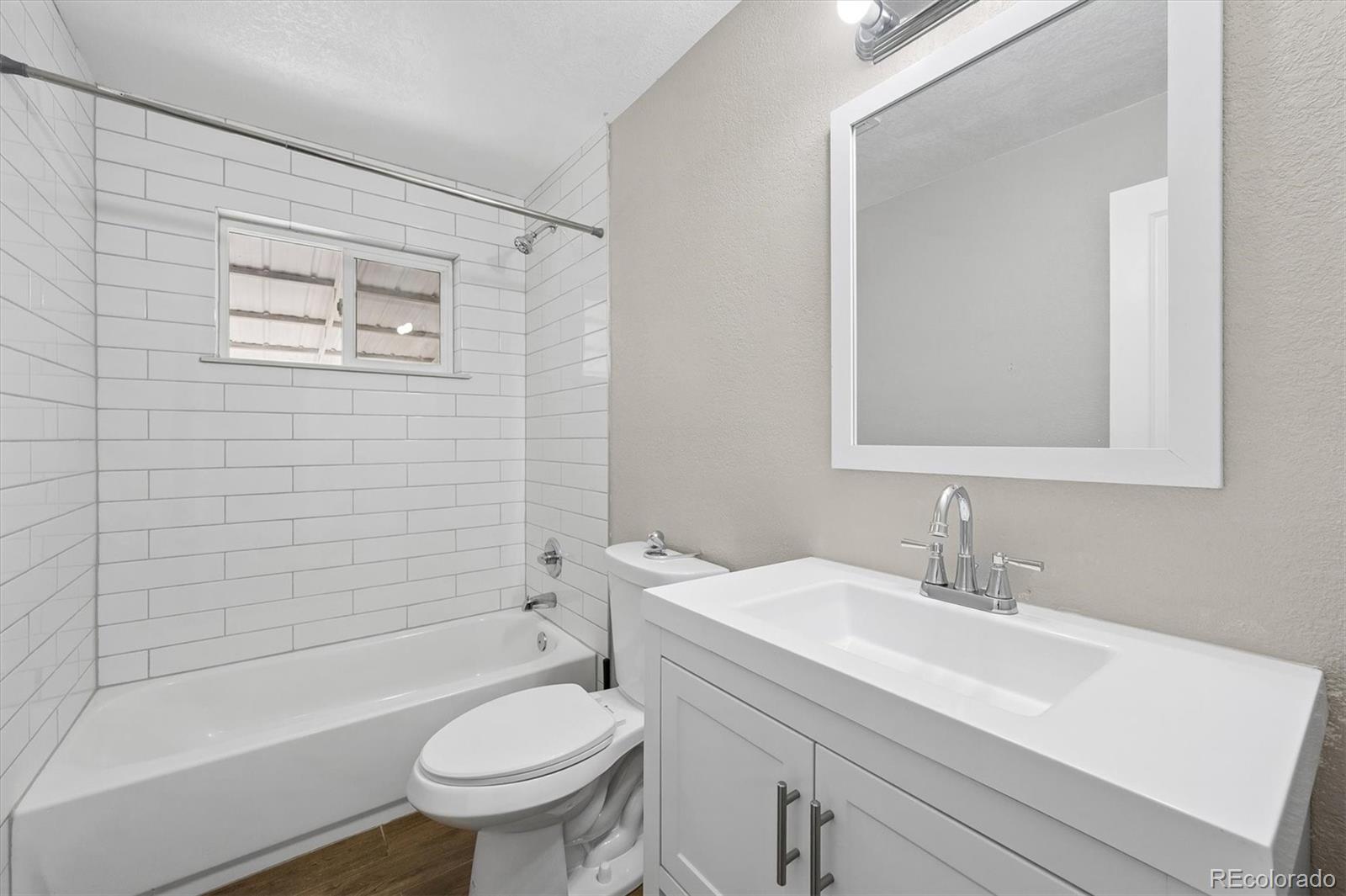 MLS Image #12 for 9801 e 8th avenue,aurora, Colorado