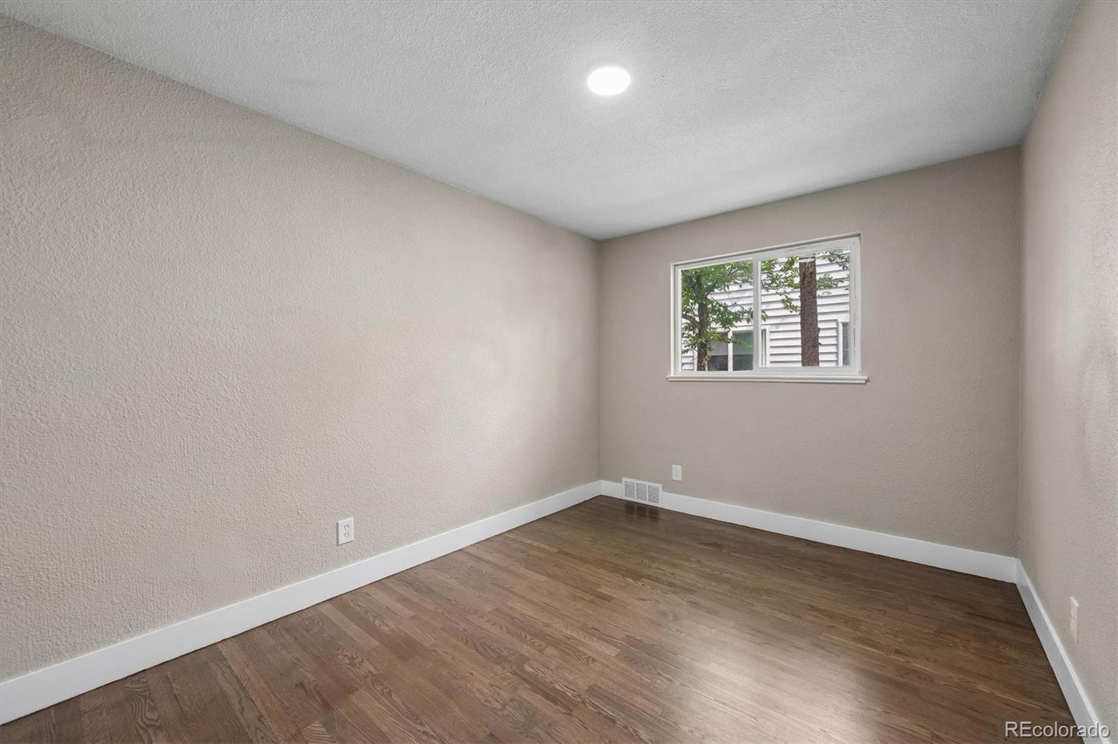MLS Image #18 for 9801 e 8th avenue,aurora, Colorado