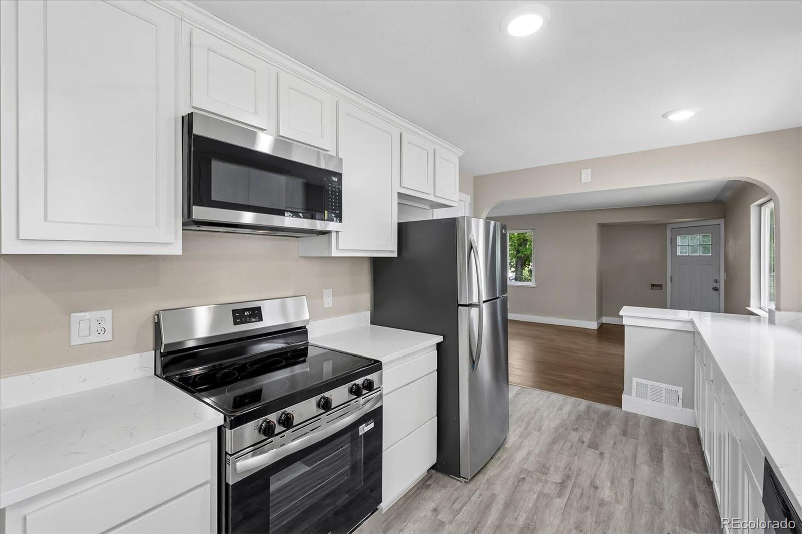 MLS Image #3 for 9801 e 8th avenue,aurora, Colorado
