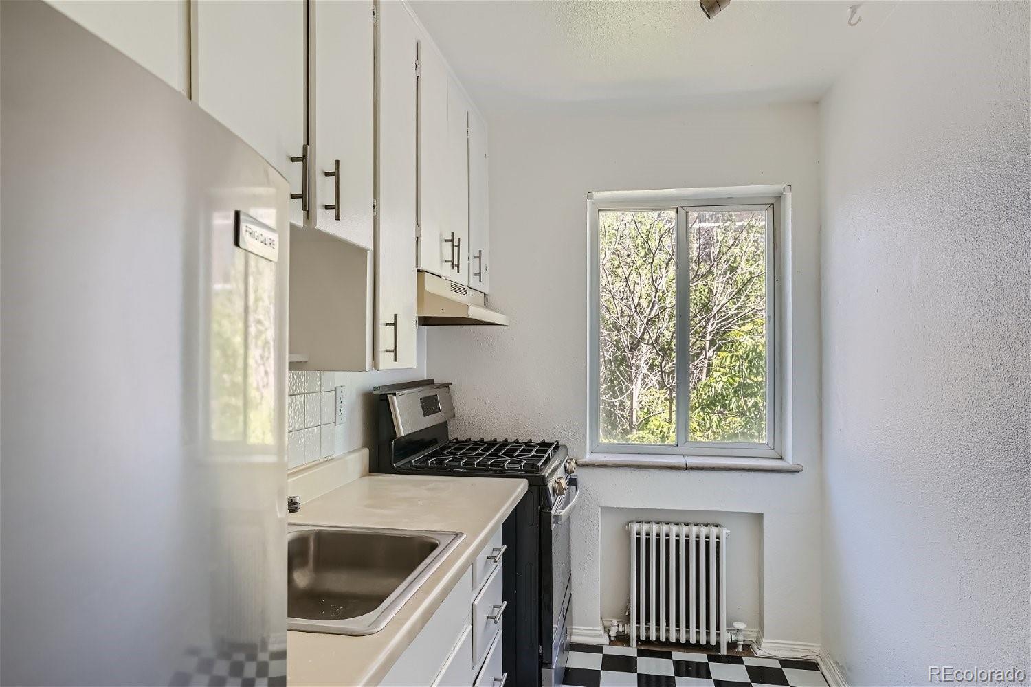 MLS Image #3 for 85 n grant street 22,denver, Colorado