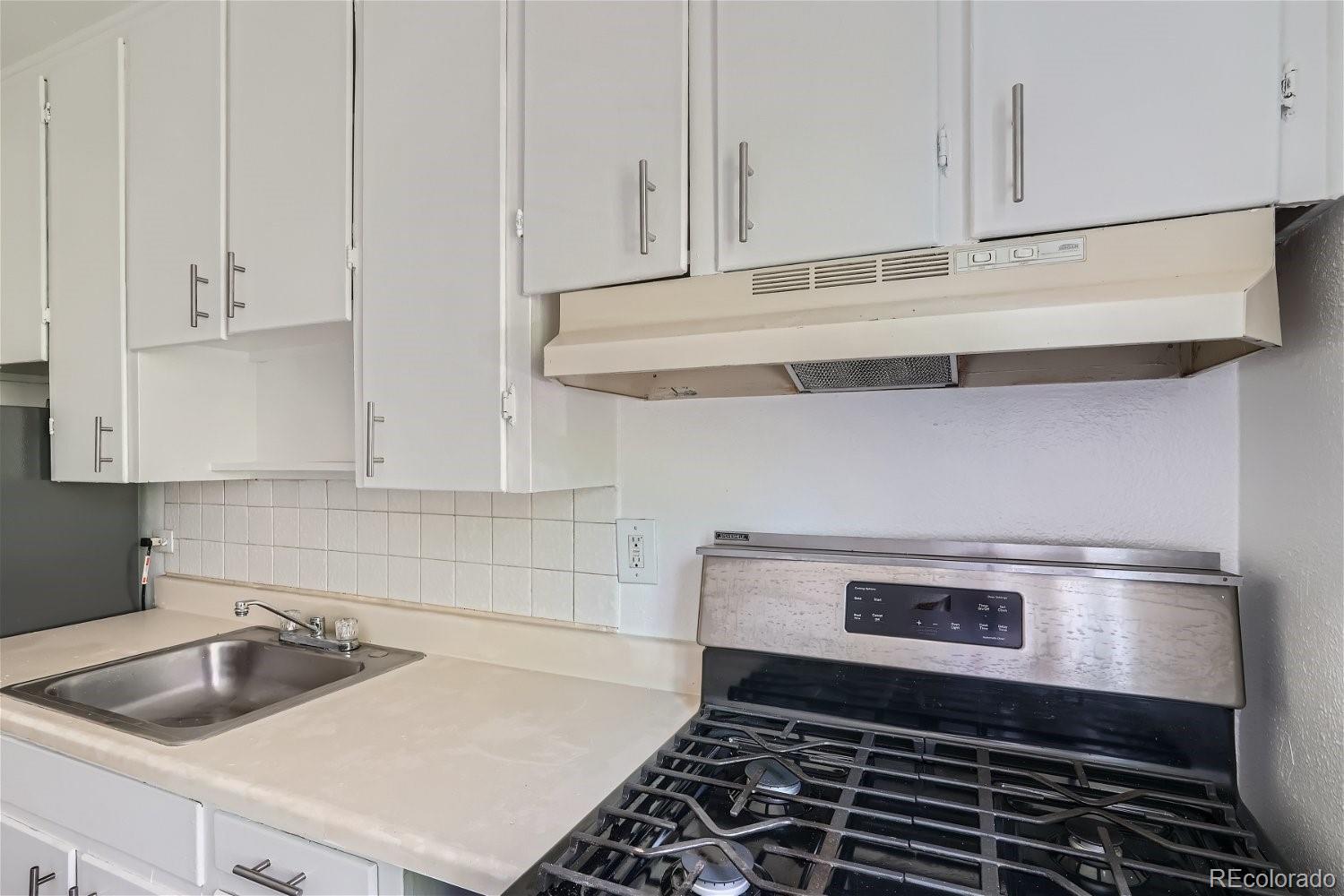 MLS Image #4 for 85 n grant street 22,denver, Colorado