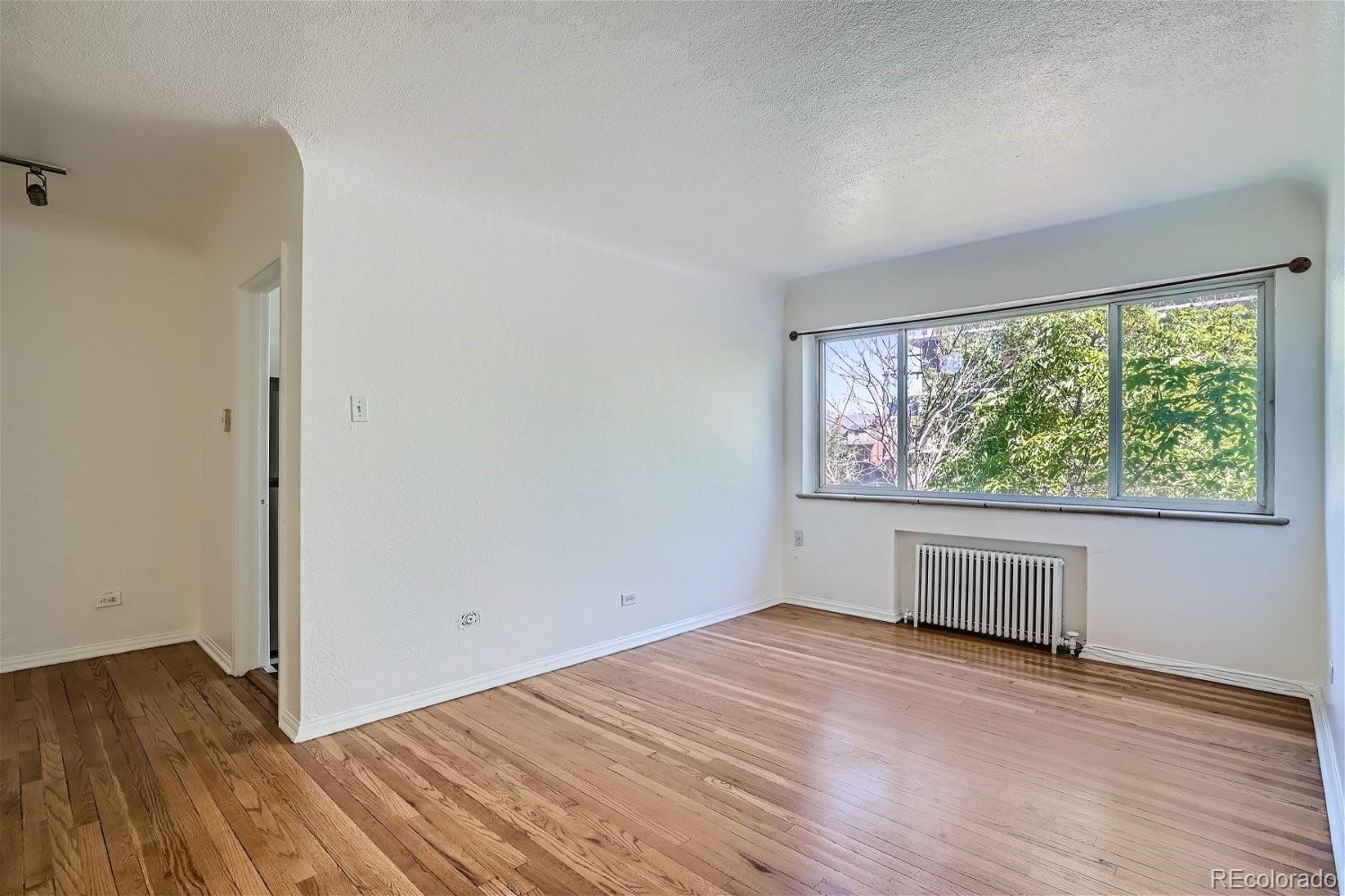 MLS Image #6 for 85 n grant street 22,denver, Colorado