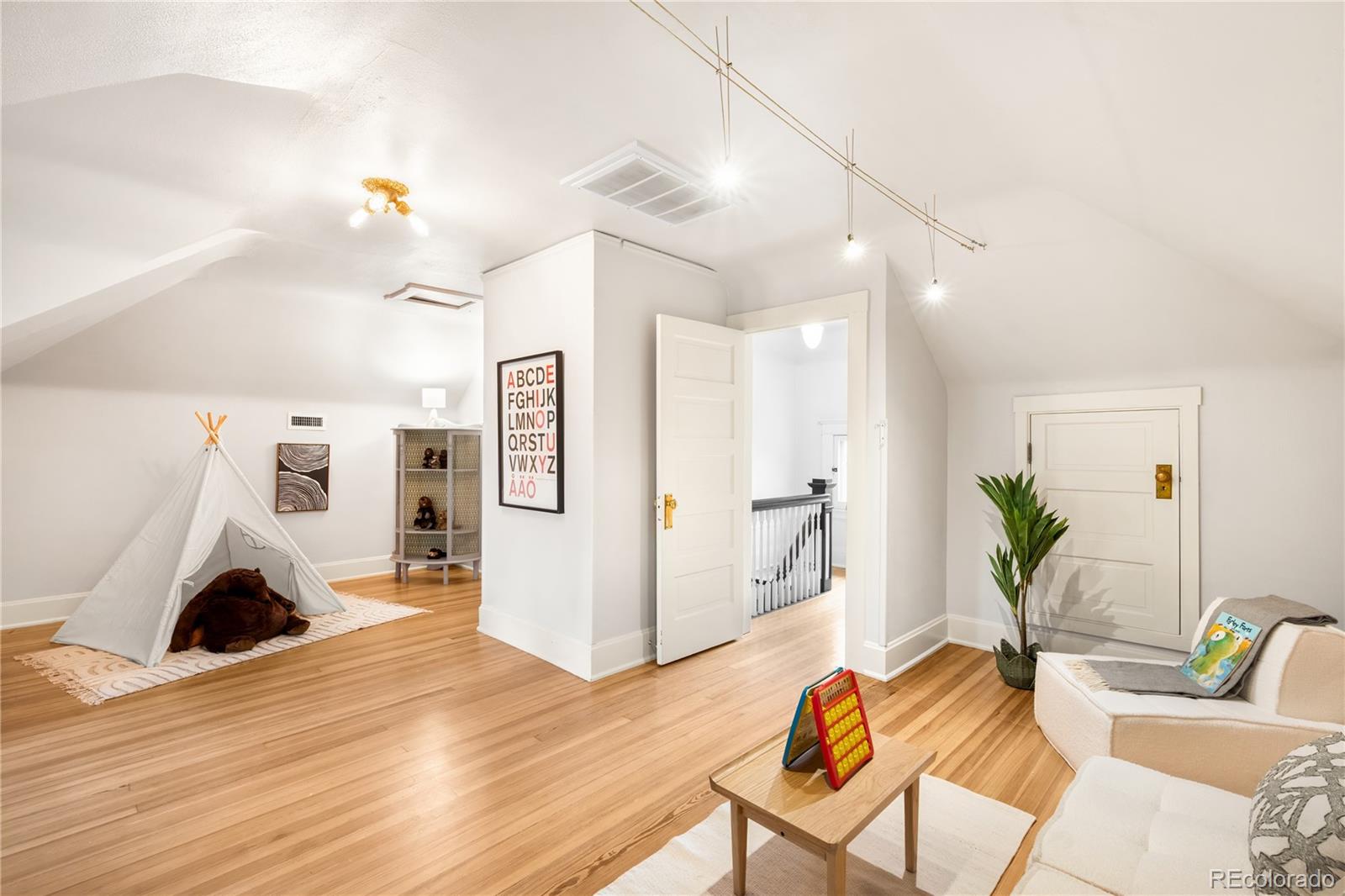 MLS Image #25 for 1371  milwaukee street,denver, Colorado