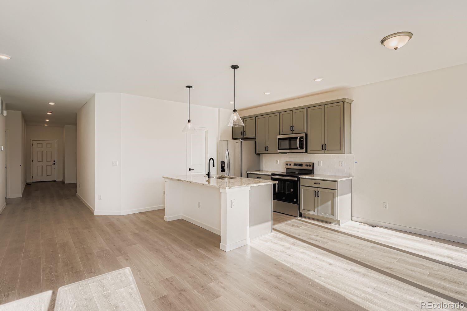 MLS Image #10 for 54915 e 28th place,strasburg, Colorado