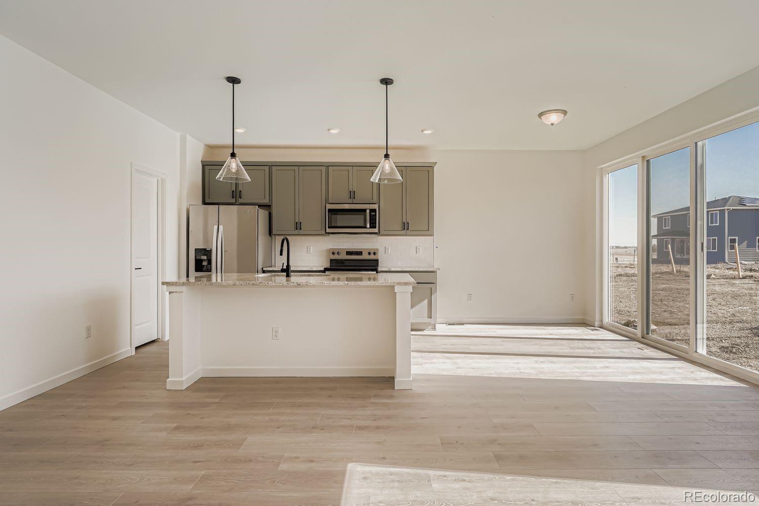 MLS Image #11 for 54915 e 28th place,strasburg, Colorado