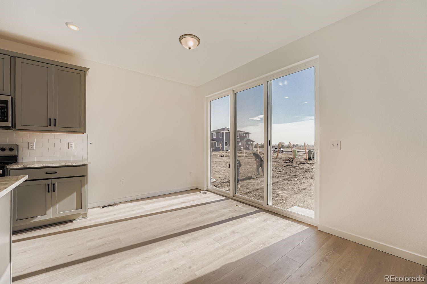 MLS Image #12 for 54915 e 28th place,strasburg, Colorado