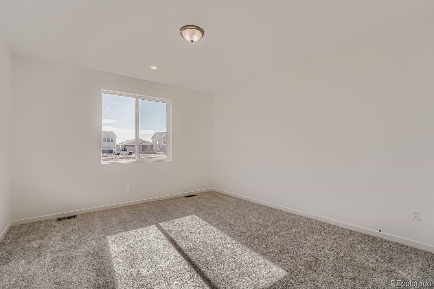 MLS Image #14 for 54915 e 28th place,strasburg, Colorado
