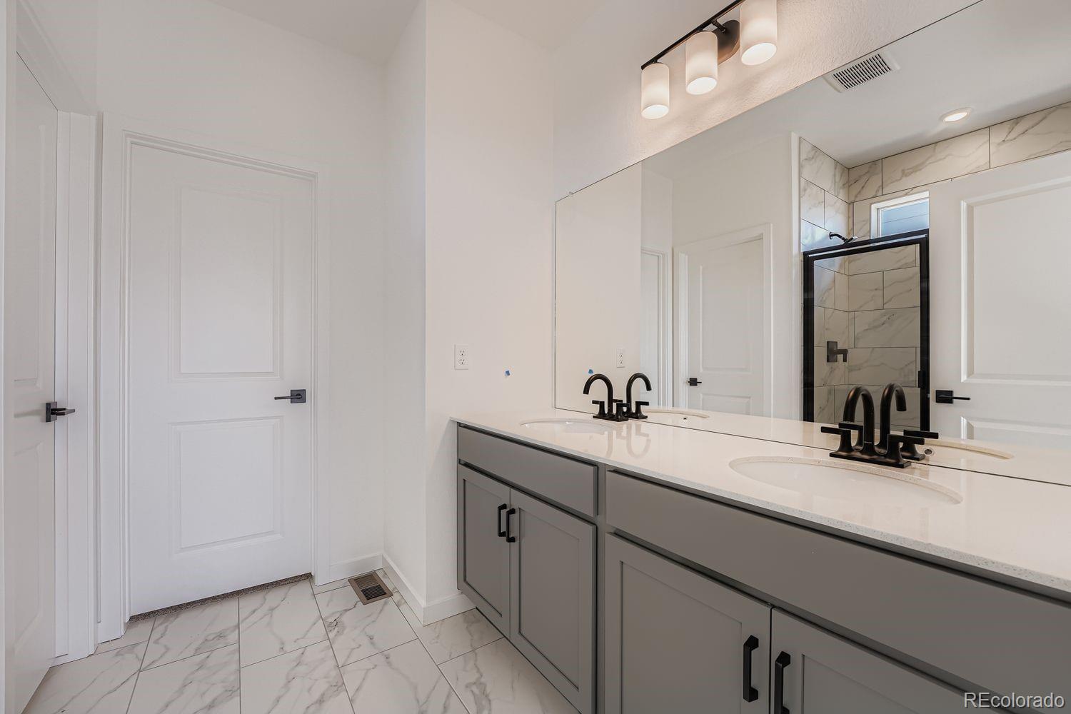 MLS Image #18 for 54915 e 28th place,strasburg, Colorado