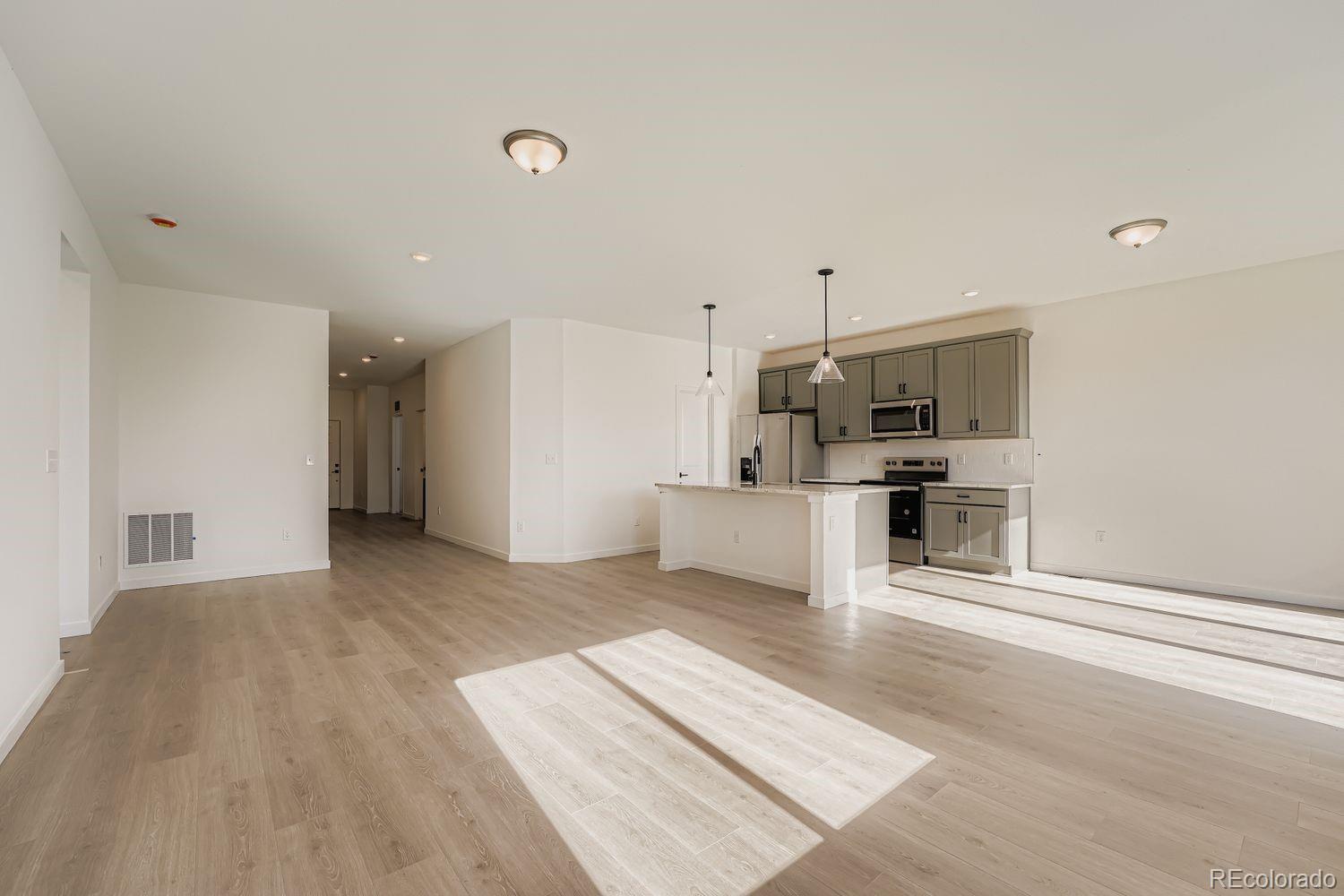 MLS Image #5 for 54915 e 28th place,strasburg, Colorado