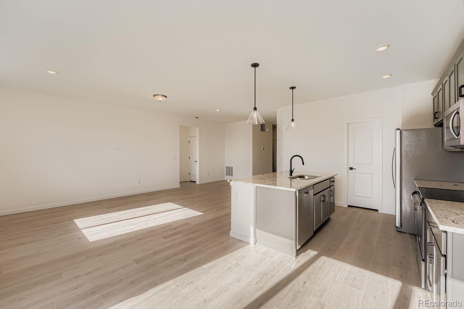 MLS Image #9 for 54915 e 28th place,strasburg, Colorado