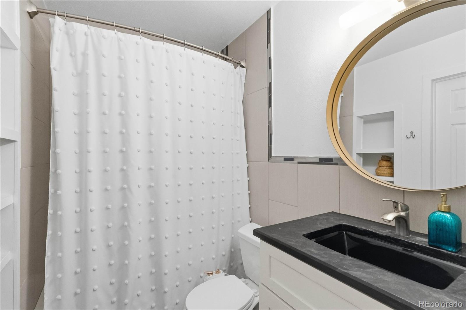 MLS Image #16 for 910 s dahlia street,denver, Colorado