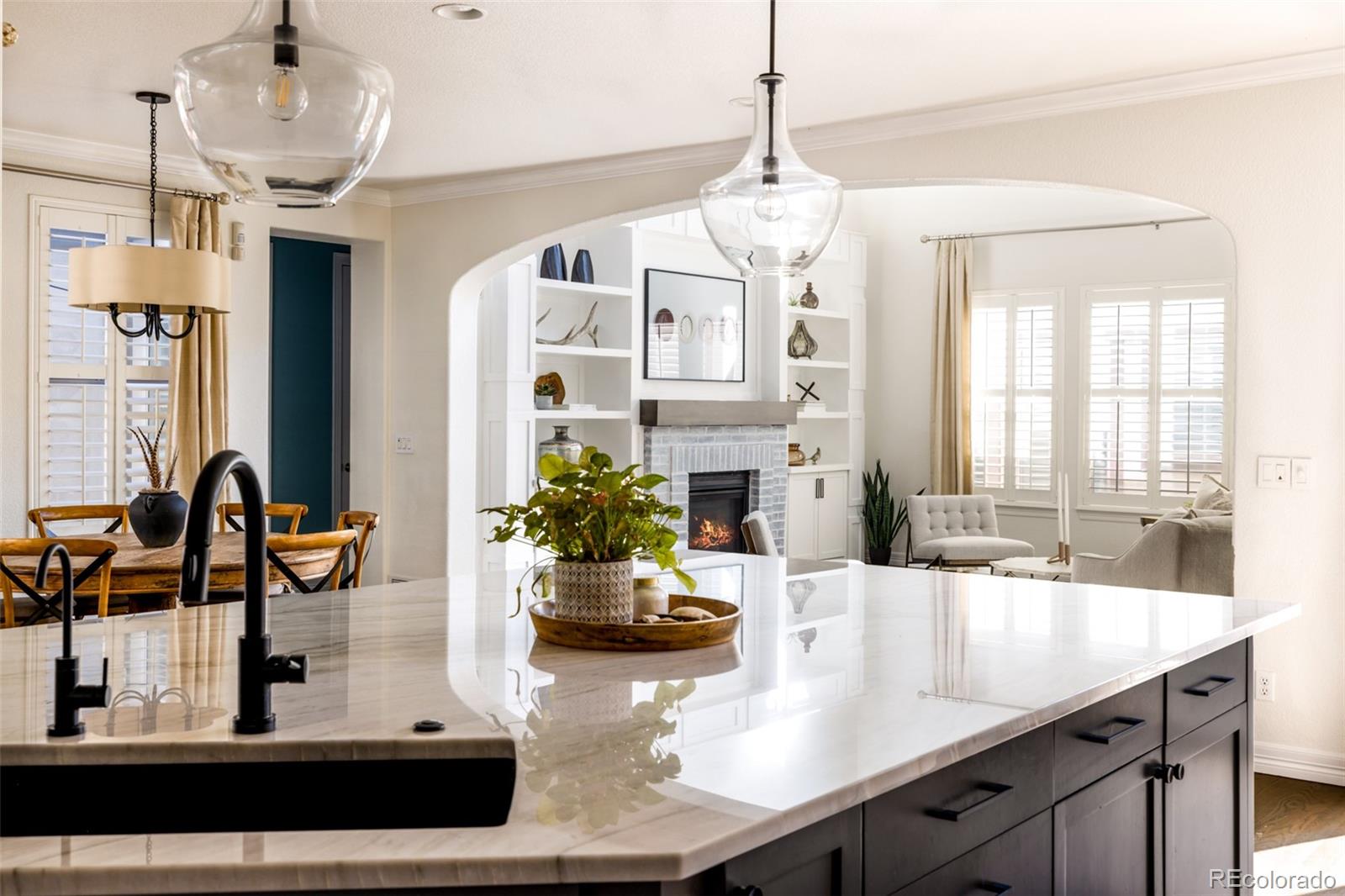 MLS Image #10 for 9740 e 32nd avenue,denver, Colorado