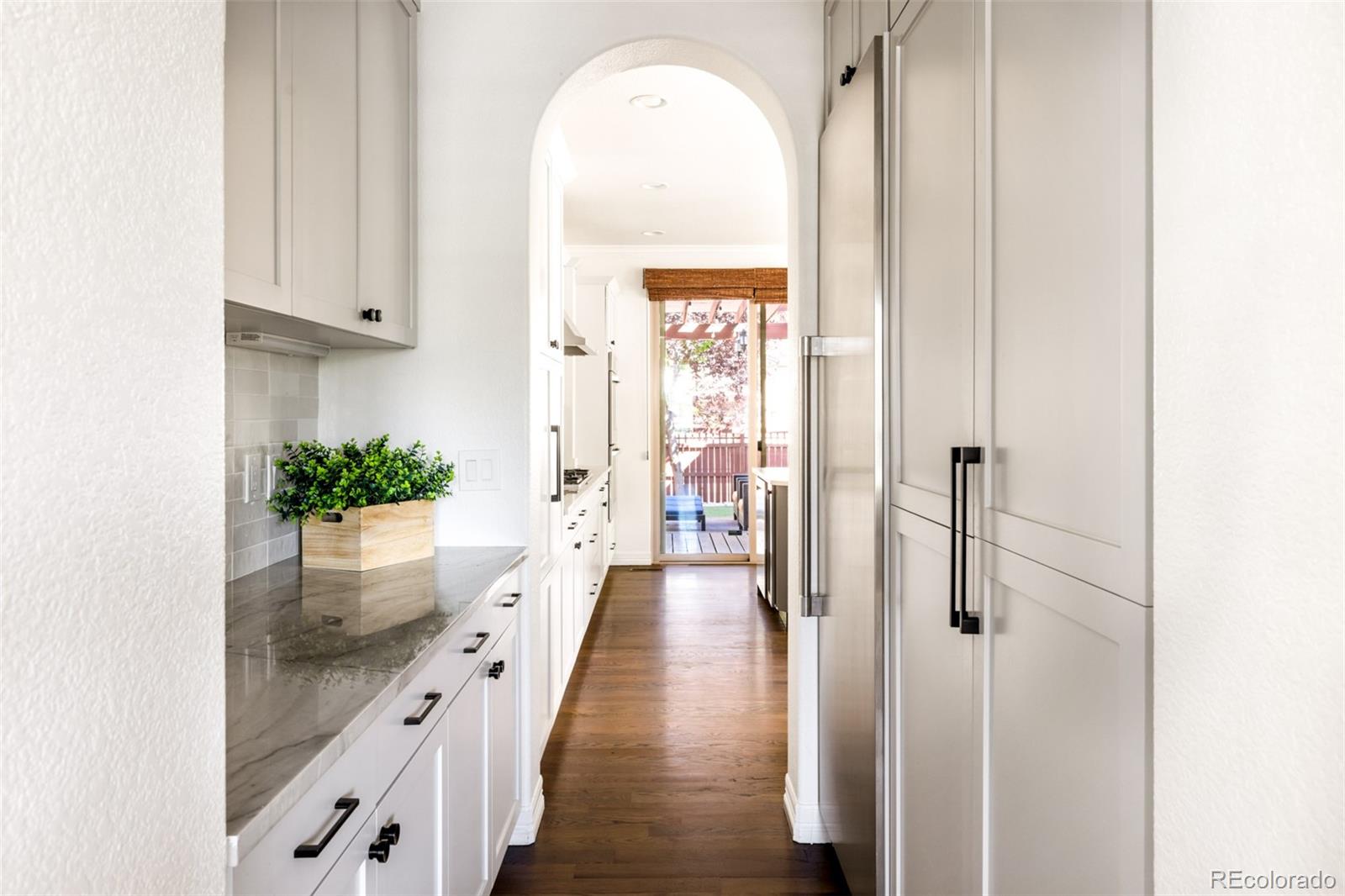 MLS Image #6 for 9740 e 32nd avenue,denver, Colorado