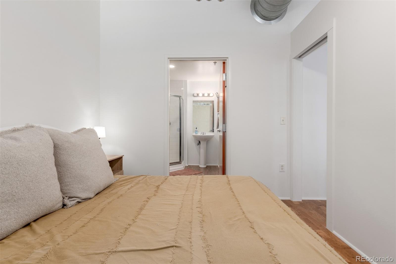 MLS Image #16 for 3100  huron street 2r,denver, Colorado