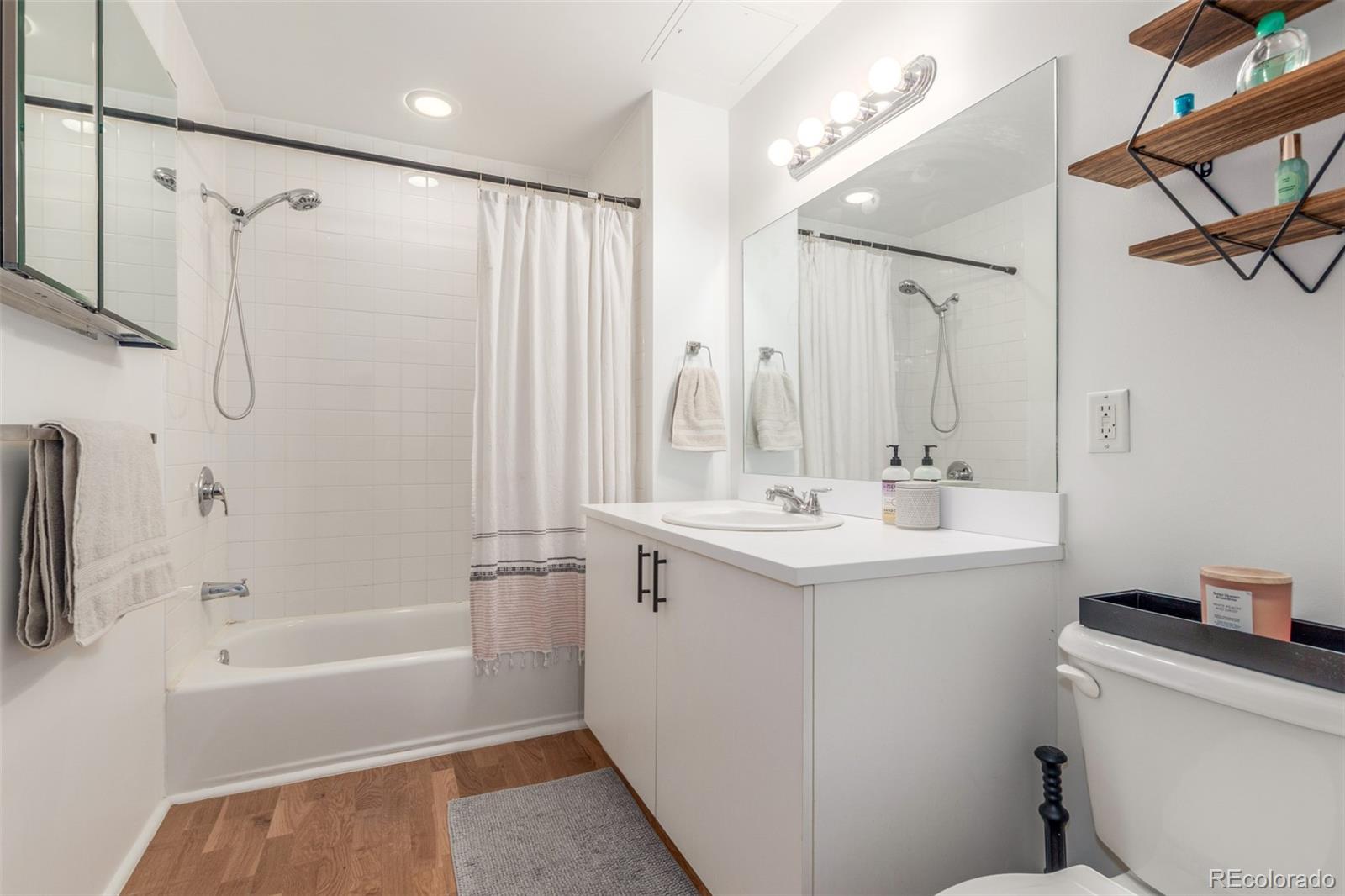 MLS Image #24 for 3100  huron street 2r,denver, Colorado