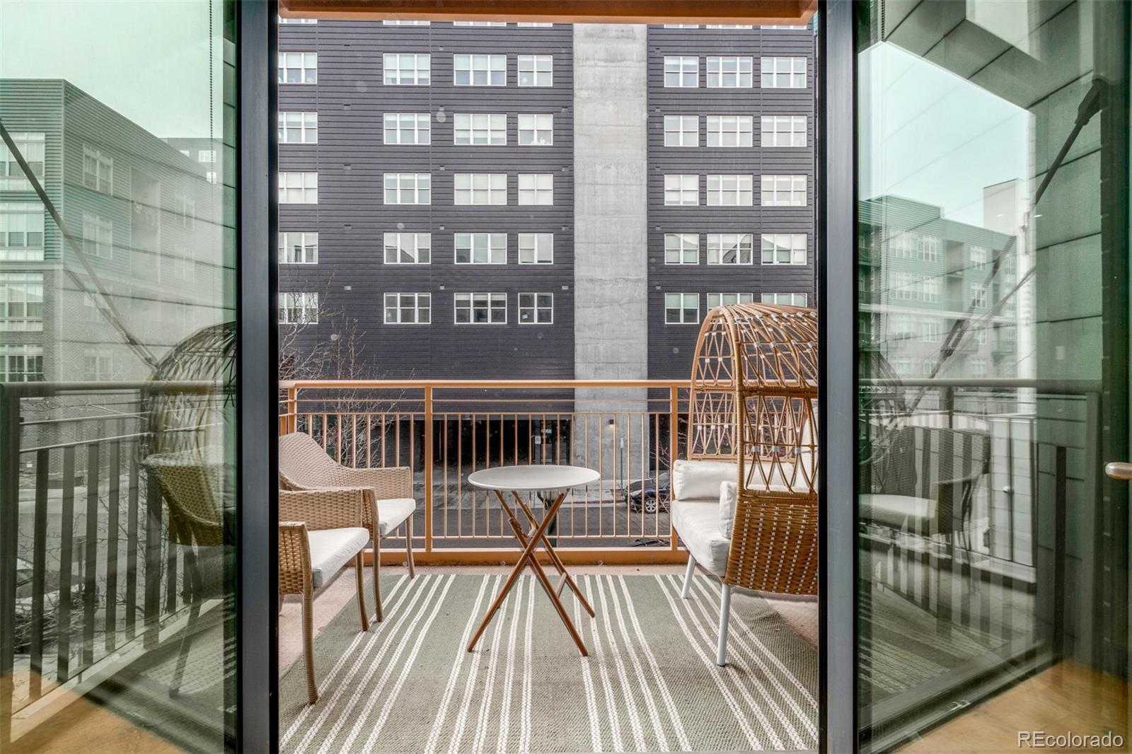 MLS Image #5 for 3100  huron street 2r,denver, Colorado