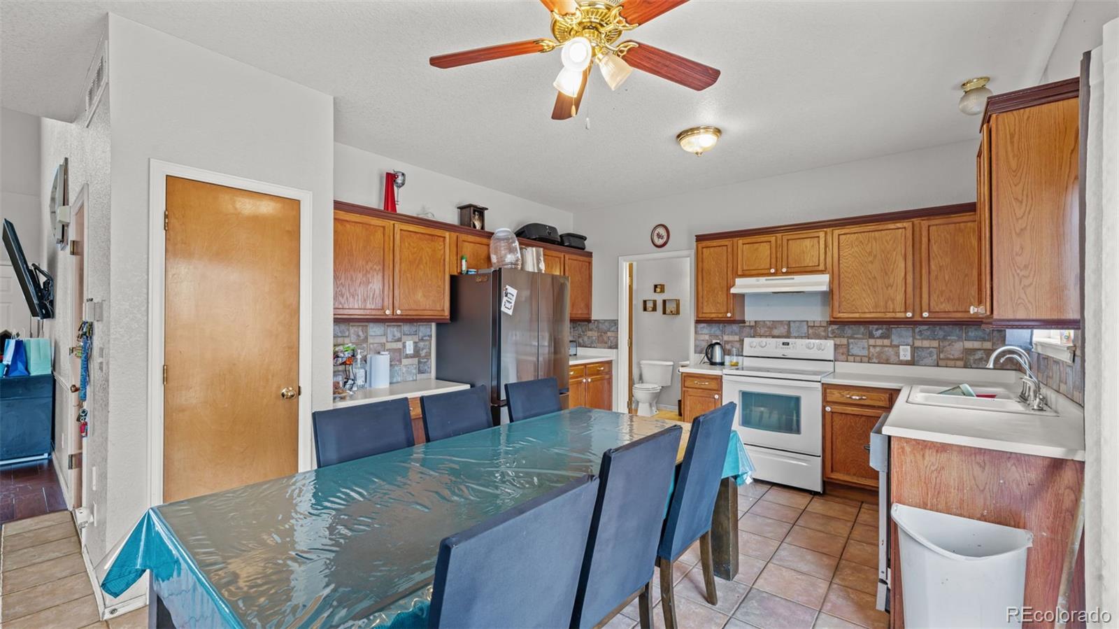 MLS Image #10 for 11049  eagle creek parkway,commerce city, Colorado